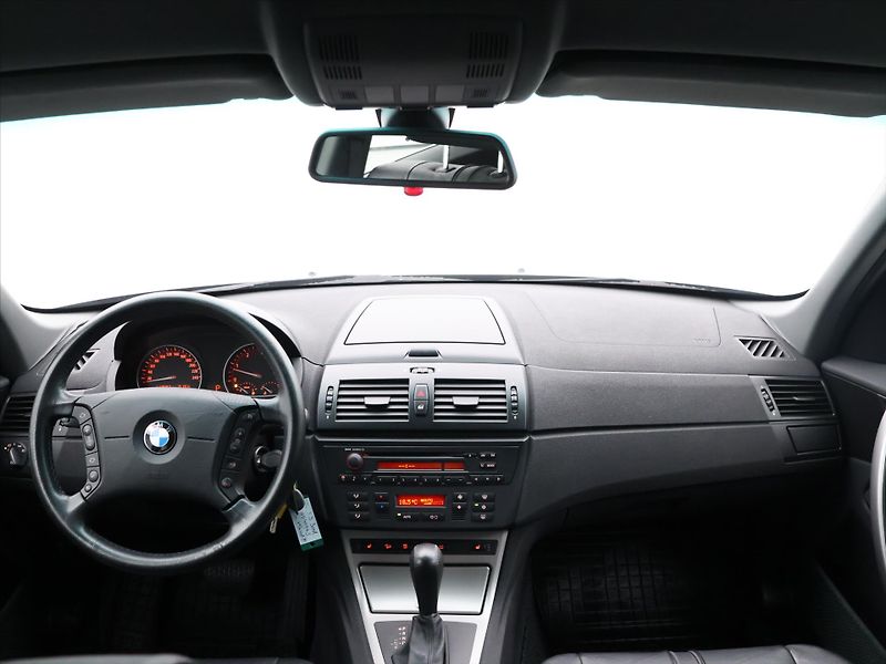 BMW X3 3,0 d 150kW Aut. 4x4 Xenon - fotka 24 z 32