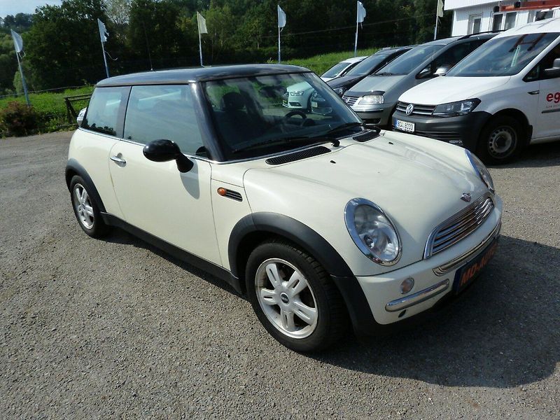 Mini Cooper 1.6 i 85 kw - fotka 3 z 17
