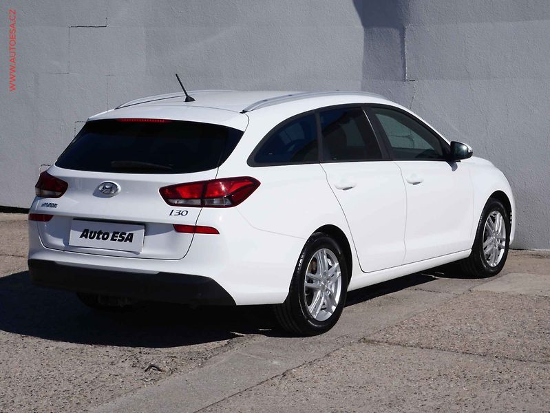Hyundai i30 (2019) 1.4 T-GDI, ČR, AC, temp - fotka 6 z 14