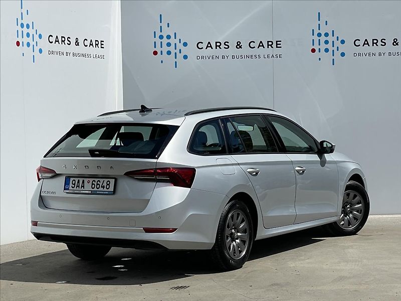 Škoda Octavia 2,0 TDI Combi Ambition Plus - fotka 3 z 22