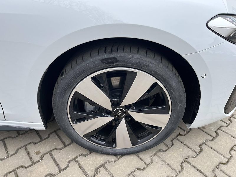 Audi A5 quattro 7STR 2,0TDI - fotka 17 z 21
