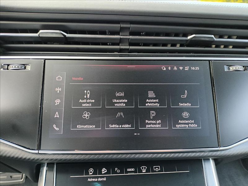 Audi Q8 3,0 TDI,210KW,S-line,ČR 1MAJ, - fotka 33 z 50