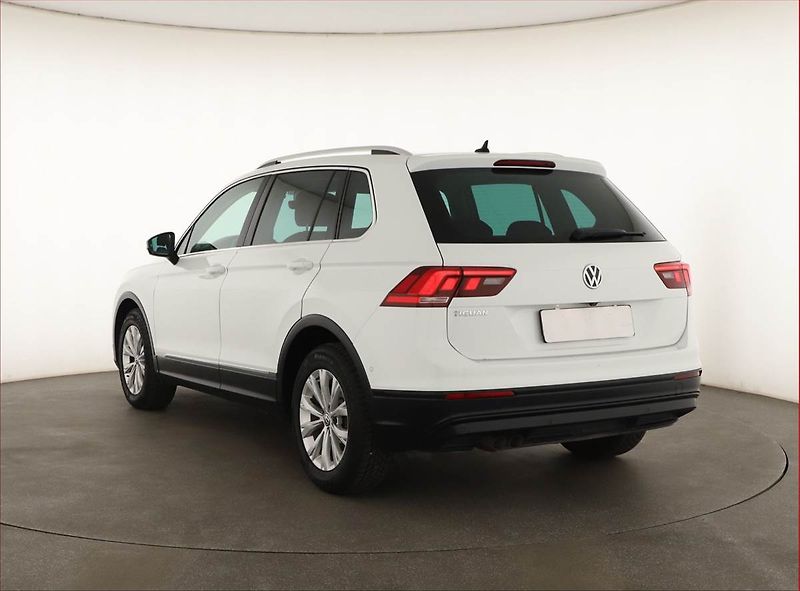 Volkswagen Tiguan (2019) Highline 2.0 TDI, ČR,1.maj - fotka 4 z 21