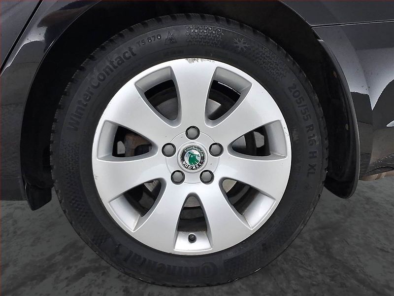 Škoda Superb (2011) Ambition 1.6 TDI, Serv.kniha - fotka 14 z 19