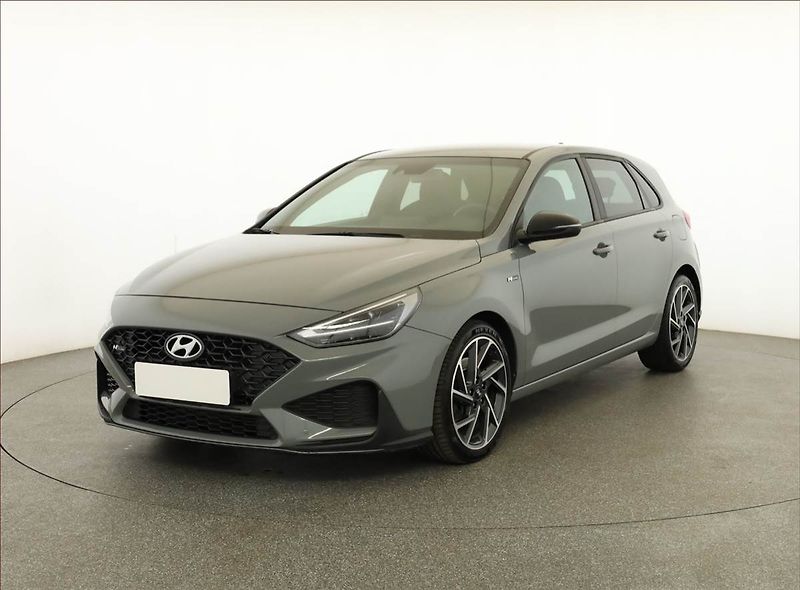 Hyundai i30 (2022) N-Line 1.5 T-GDI MHEV, ČR - fotka 2 z 21
