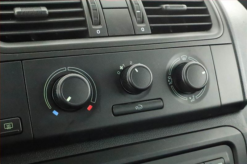 Škoda Fabia (2008) 1.2 12V, po STK, jezdí výborně - fotka 9 z 11