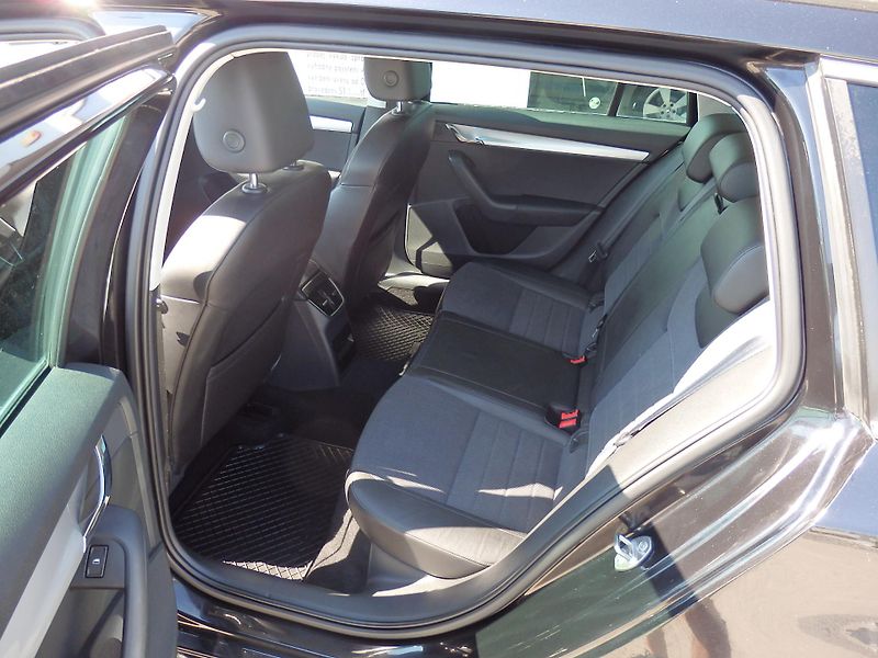 Škoda Octavia 2.0 TDI 110 kW NAVIGACE - fotka 7 z 18