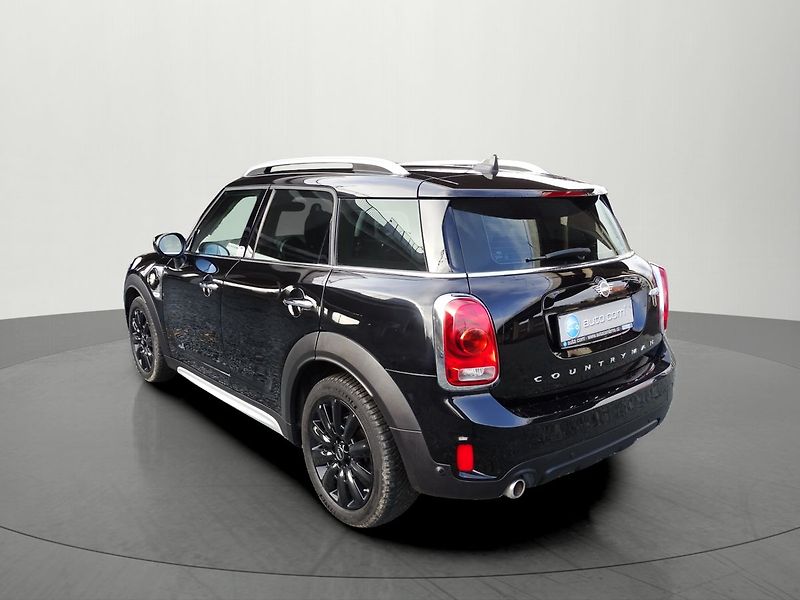 Mini Countryman Cooper 1.5 SE ALL4 A/T Hybrid - fotka 3 z 35