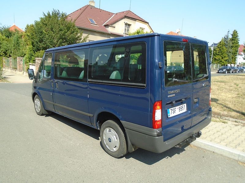 Ford Transit (2011) 2.2 TDCi L2H1 9 míst 5 dveří - fotka 2 z 30