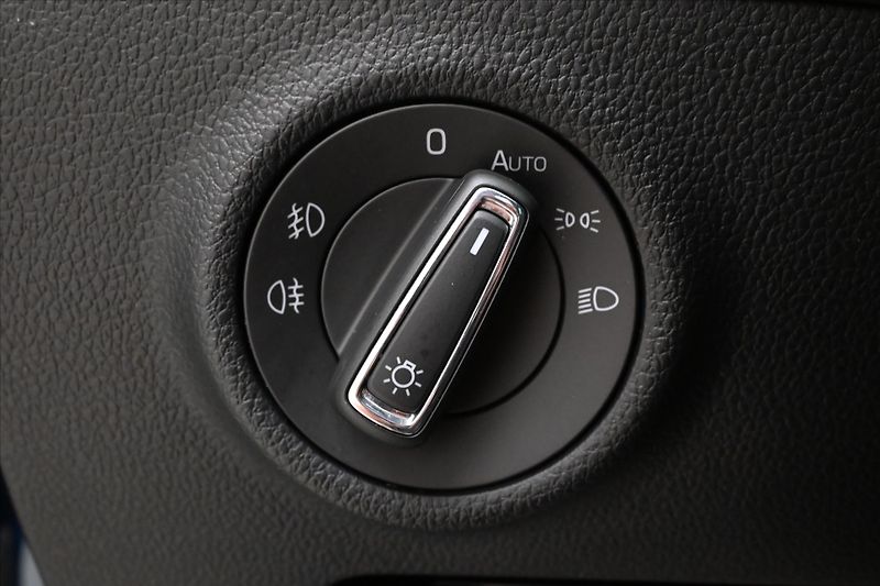 Škoda Superb 2,0 TDI 110kW DSG Style Záruka - fotka 27 z 32