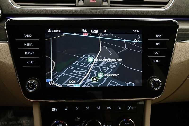 Škoda Superb 2,0 TDI 110kW DSG Style Záruka - fotka 20 z 33