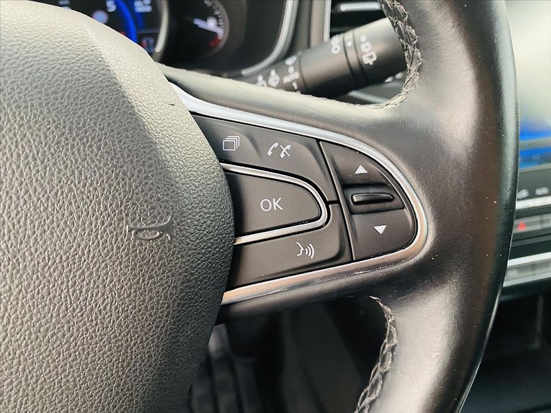 Renault Mégane 1,2 TCe 97kW LED 1. maj. ČR - fotka 14 z 30