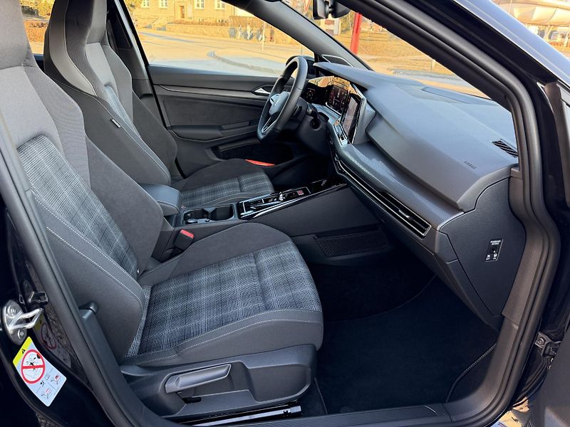 Volkswagen Golf GTD 2,0 TDi/147kW - DSG,Matrix - fotka 63 z 85