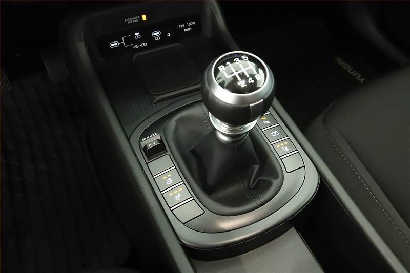 Hyundai Kona (2025) 1.6 T-GDI - fotka 13 z 15