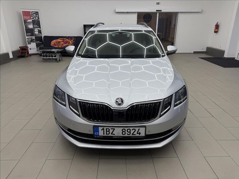 Škoda Octavia 1,6 TDi,Navi,digiklima,vyhř.se - fotka 8 z 33