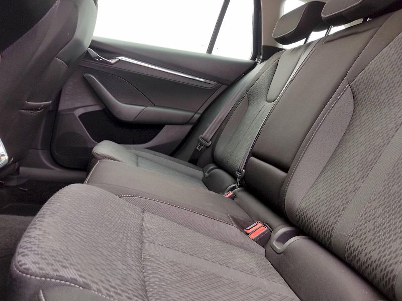 Škoda Octavia (2021) Combi  Style 2,0 Tdi  DSG  Pan - fotka 27 z 38