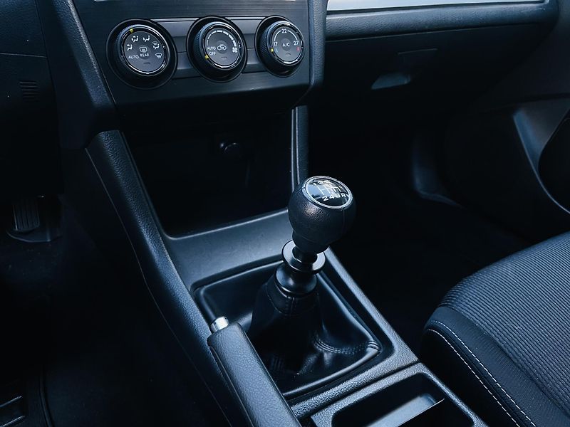 Subaru XV 2.0i 4x4 MANUÁL SERVISKA - fotka 33 z 38