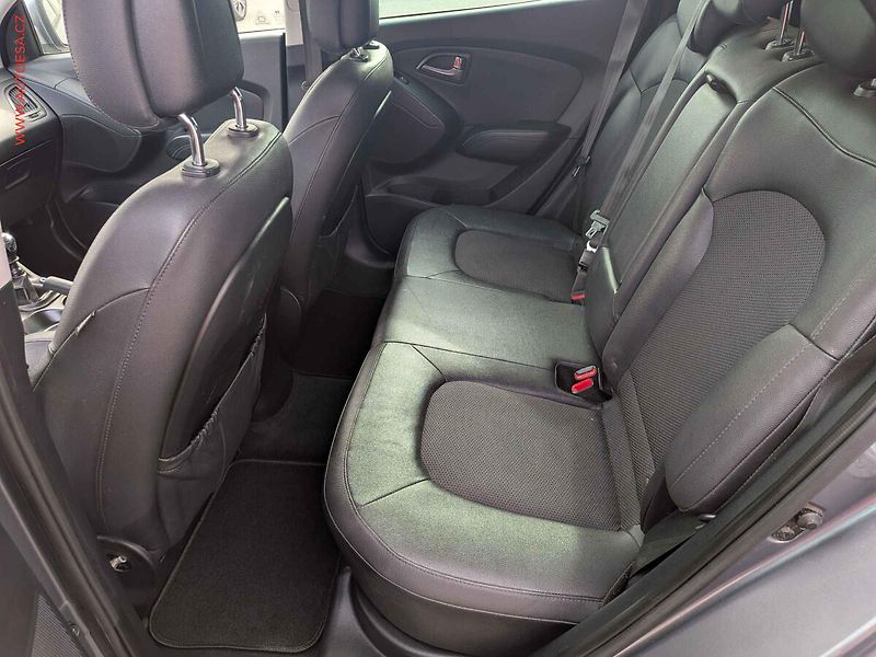 Hyundai ix35 (2013) 1.7 CRDi, Navi, kamera - fotka 10 z 20