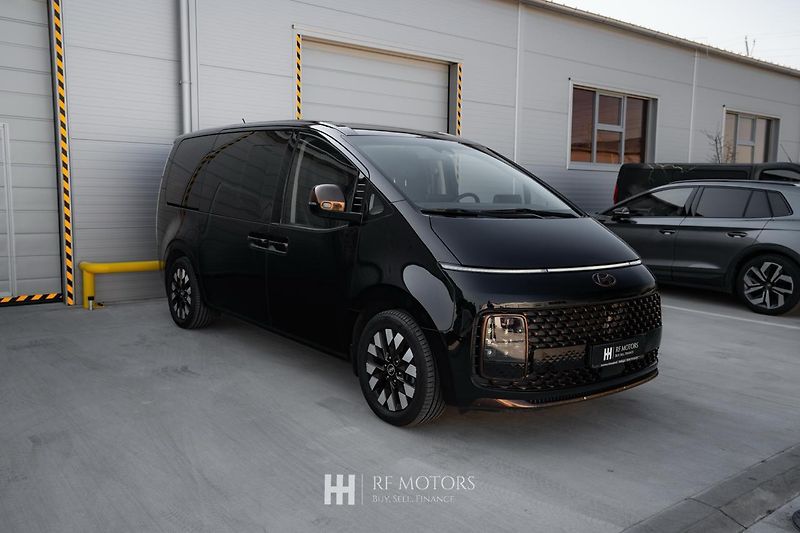 Hyundai Staria (2023) 2.2 CRDi Luxury 4x4 130kW - fotka 2 z 54