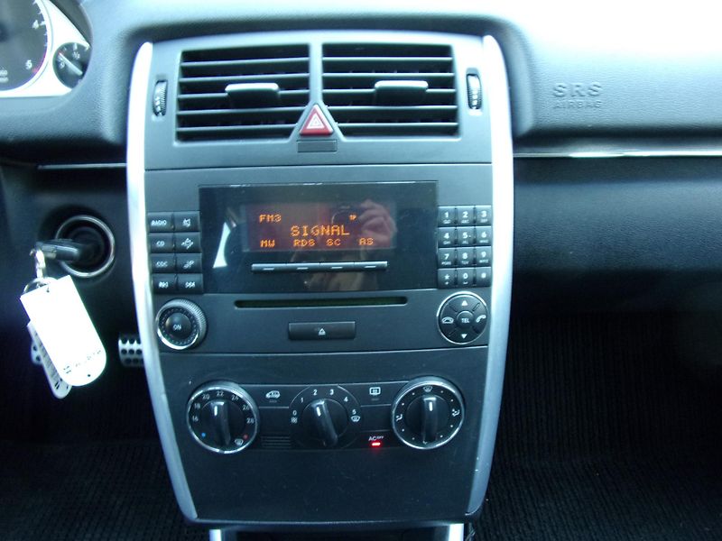 Mercedes-Benz Třídy B 200 CDi 103kW SPORT 130 000 KM - fotka 11 z 20