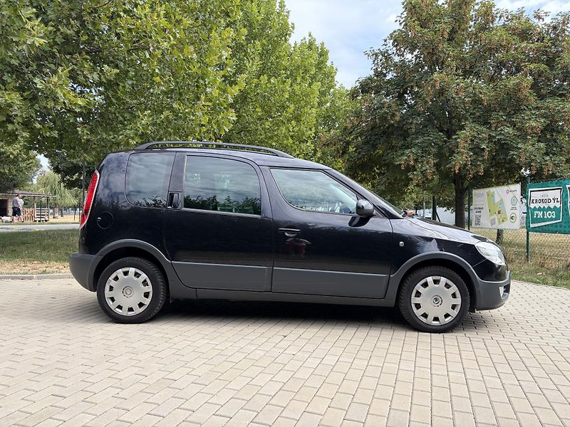 Škoda Roomster 1.6 Scout Plus Edition - fotka 12 z 32