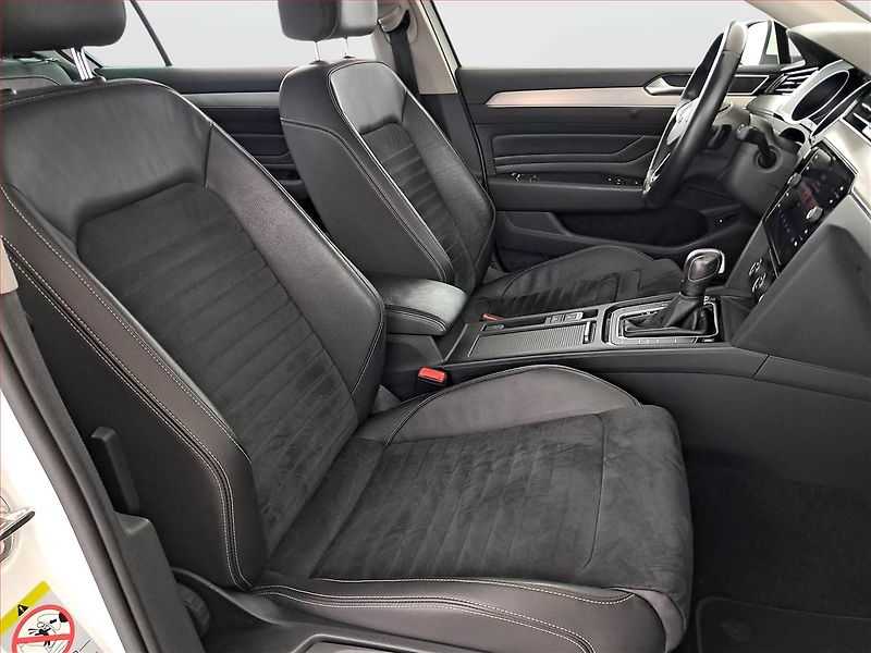 Volkswagen Passat (2020) 1.5 TSI, Automat, Kůže, Navi - fotka 9 z 18