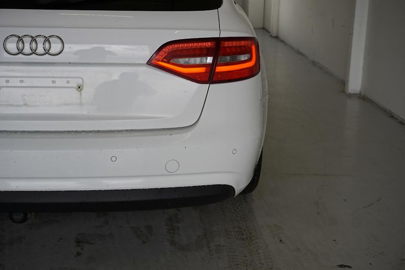 Audi A4 2,0 TDI S-LINE - fotka 10 z 30