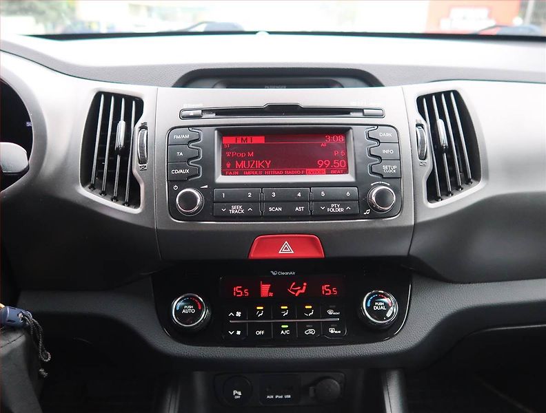 Kia Sportage (2011) 1.7 CRDi, Tempomat - fotka 12 z 18