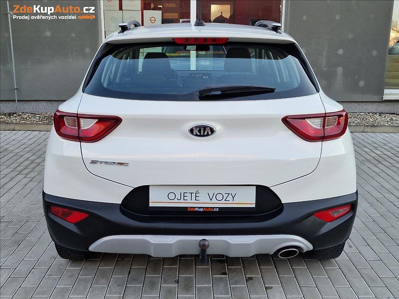 Kia Stonic 1.2 DPI 62kW Comfort,ČR,1.Maj - fotka 9 z 47