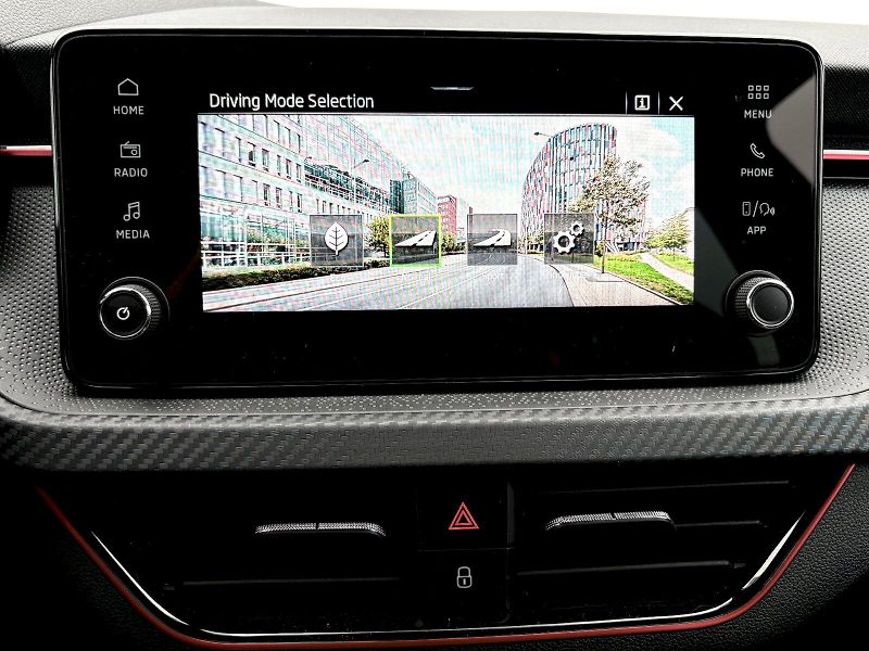 Škoda Kamiq (2024) DSG 1.0 TSI / 85 kW / MONTE CA - fotka 10 z 29