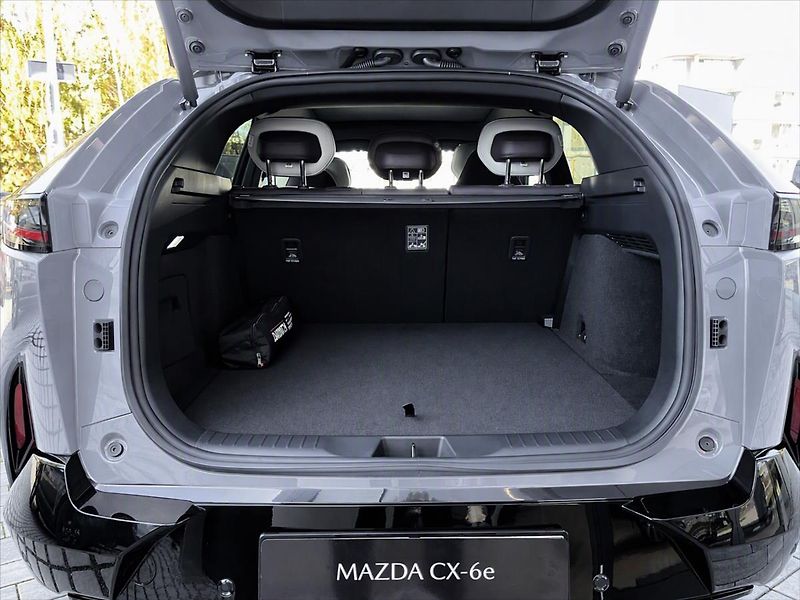 Mazda CX-6e (2026) 258ps 1AT RWD Takumi PLUS - fotka 6 z 36