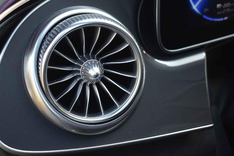 Mercedes AMG EQE 43 4Matic poslouží k reprezentaci i k zábavě