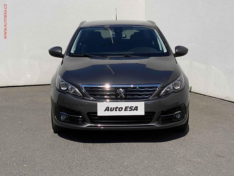 Peugeot 308 (2018) 1.2 PT, Allure, AT, navi, TZ - fotka 2 z 18