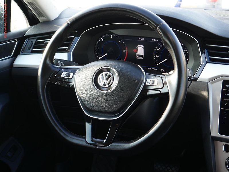 Volkswagen Passat (2018) 2.0 TDi, Comfortline, DSG - fotka 14 z 19