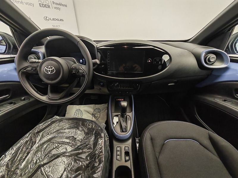 Toyota Aygo 1.5 HEV - fotka 10 z 33