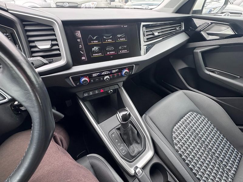 Audi A1 (2019) 2,0 TFSI 147 KW S-LINE DPH - fotka 29 z 50