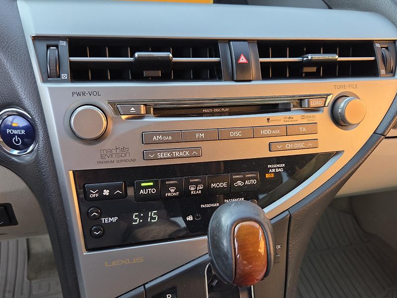 Lexus RX 450h (2011) - fotka 20 z 23