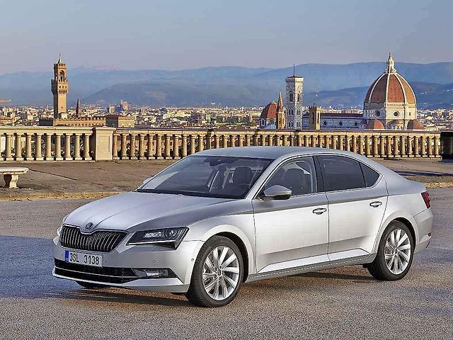 Škoda Superb.