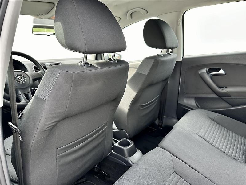 Volkswagen Polo 1,6 TDi Klimatizace serviska - fotka 20 z 35