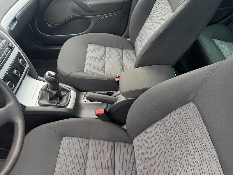 Škoda Octavia (2011) 1,2 TSI 77 KW 2. MAJ STK SK - fotka 30 z 50