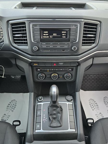 Volkswagen Amarok 3,0TDI 150kW 4x4 DSG TAŽNÉ DPH - fotka 12 z 24