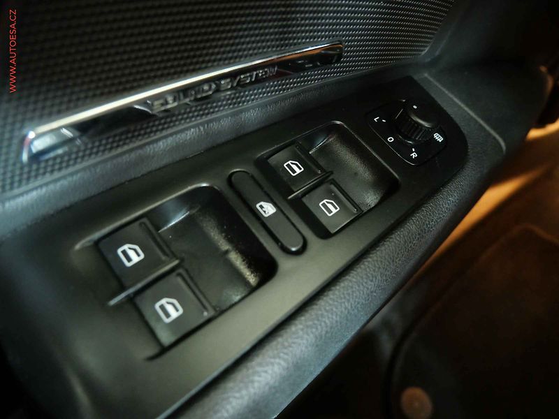 Škoda Superb (2014) 2.0 TDi 4x4, ČR, Elegance - fotka 16 z 24