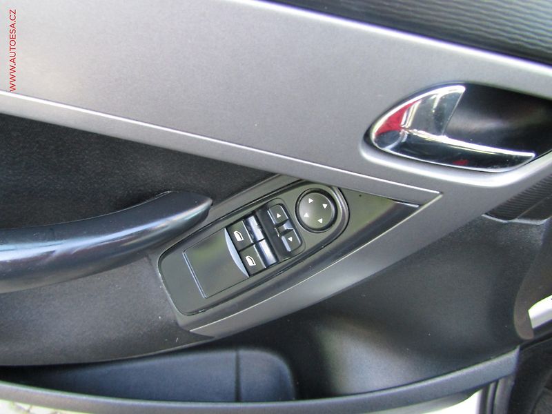 Citroën C4 Picasso (2011) 1.6VTi, Attraction, tempo - fotka 11 z 20