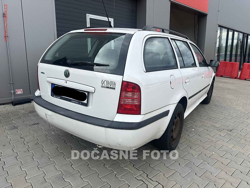 Škoda Octavia (2010) 1.9 TDi, AC, STK7/28 - fotka 2 z 3