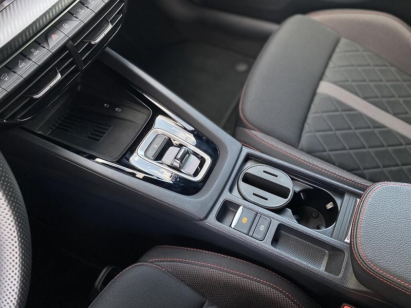 Škoda Octavia Combi 2,0 TSI 195 kW RS DSG - fotka 16 z 28