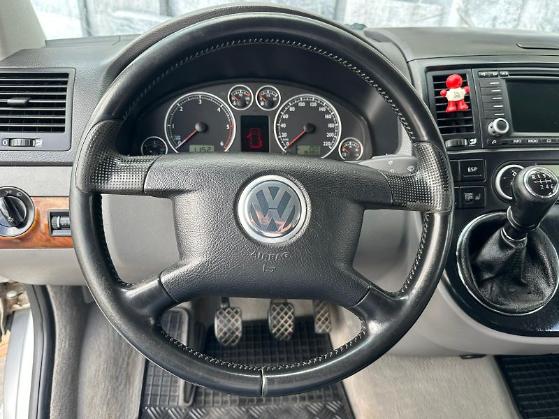 Volkswagen Multivan (2006) 2.5TDi, 128KW, HIGHLINE - fotka 18 z 26