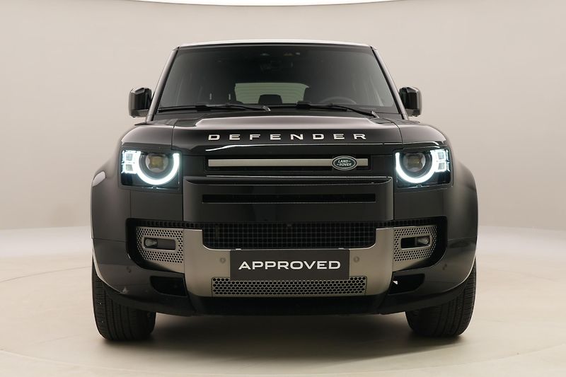 Land Rover Defender 110 D300 X-DYNAMIC SE AWD CZ - fotka 15 z 52
