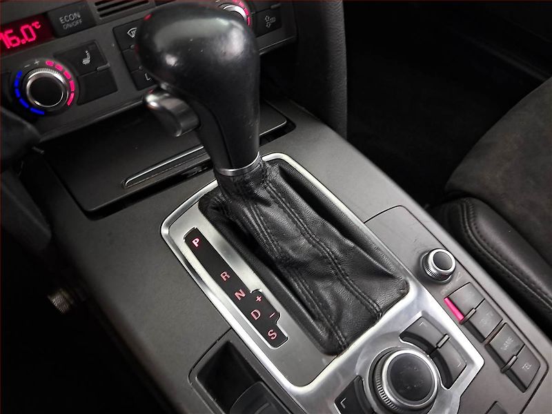 Audi A6 (2006) 3.0 TDI , 4X4, Automat - fotka 12 z 18