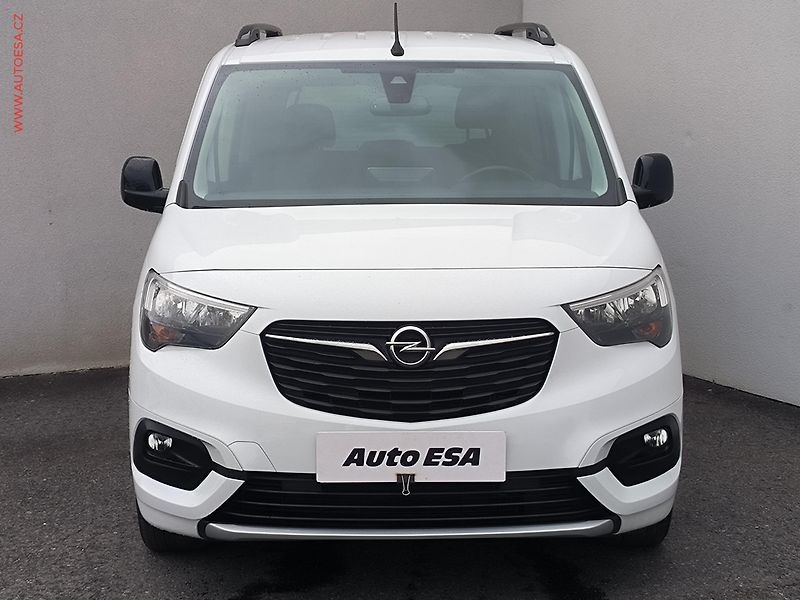 Opel Combo (2022) 1.5CDTi, 1.maj,ČR, Elegance - fotka 2 z 19
