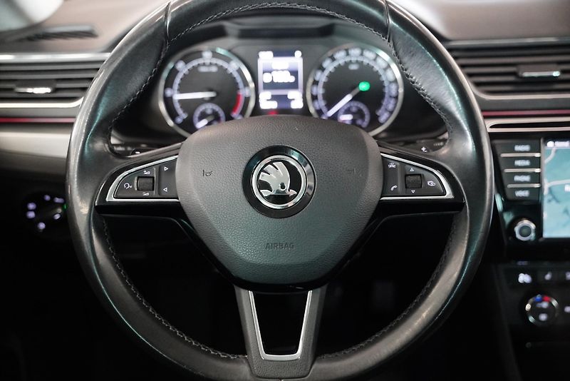 Škoda Superb - fotka 5 z 16